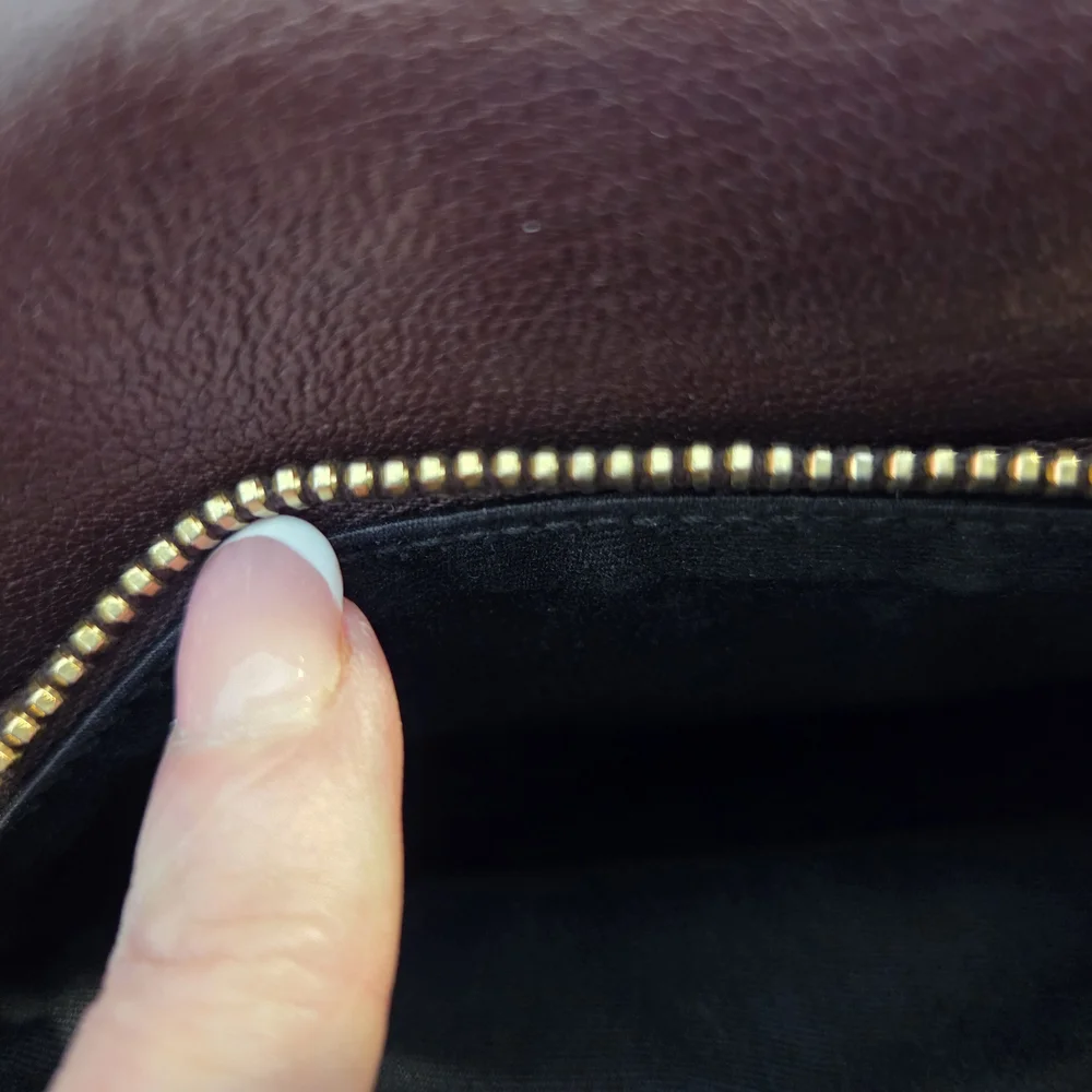 YVES SAINT LAURENT Cassandra Envelope Bag Authentic Burgundy Leather - Picture 14 of 15